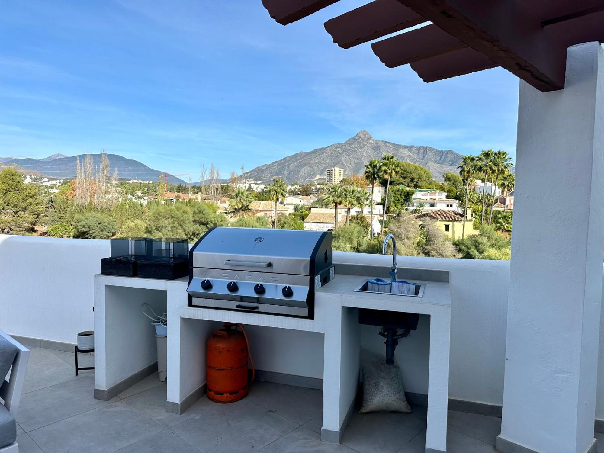 Apartment 4 Bedroom Duplex Penthouse Califa *