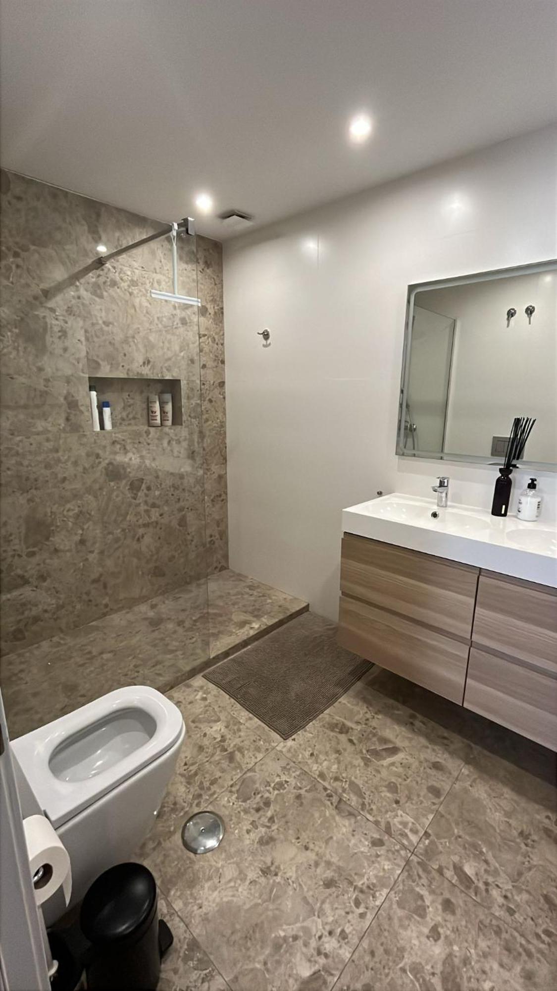 Apartment 4 Bedroom Duplex Penthouse Califa *